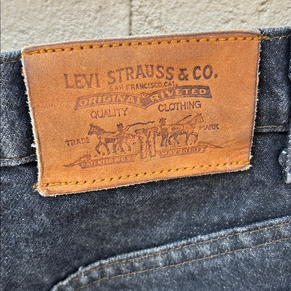Vintage 80s Orange Tab Levi’s 505 Made in USA 31 x 30(measures 29” waist)